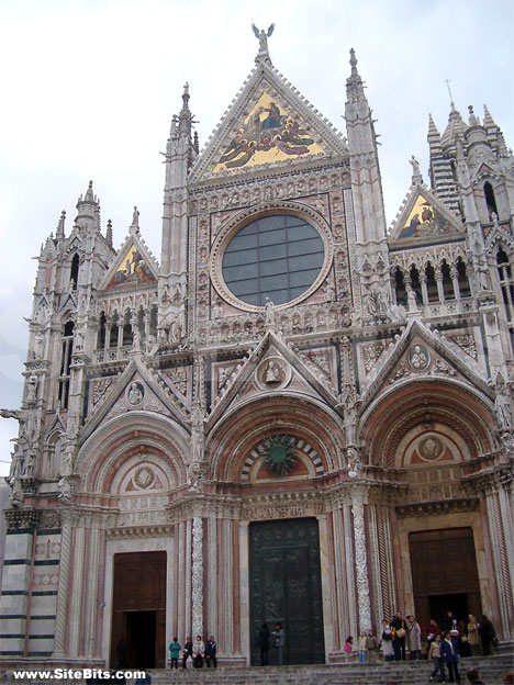 The façade of Siena's Duomo