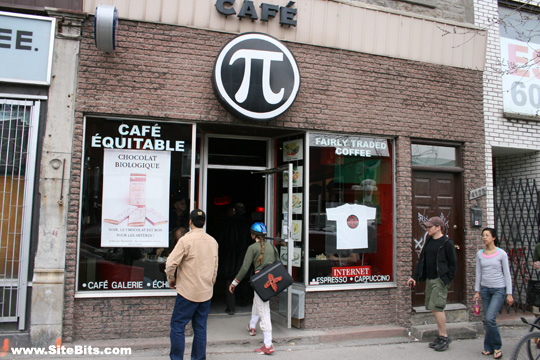 Pi Café: Exterior