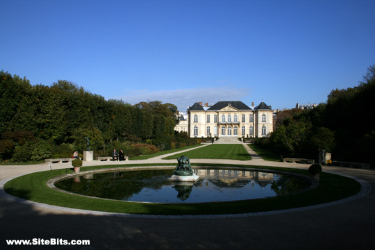 Fountain near Musée Rodin