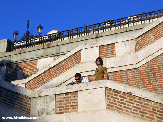 Jardines de Sabatini: Alban & Ree on the Staircase